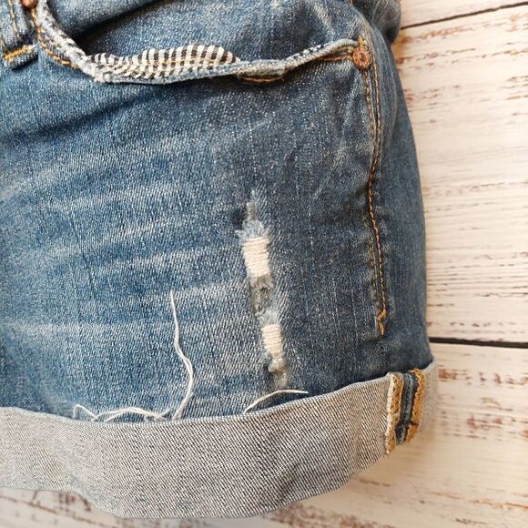 Woman's Distressed Cut Off Jeans Size 7 Shorts - Picture 5 of 16